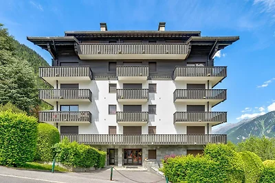 Apartment with Lovely Terrace near Lift...