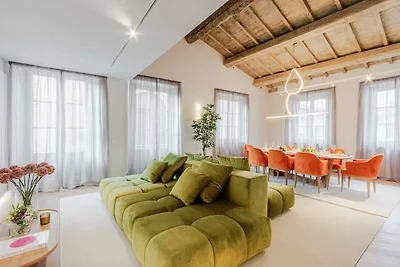 Royal Retreat in the Heart of Lucca