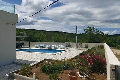 Ferienhaus in Vinjerac mit Schwimmbecken