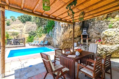 Bauernhaus am Fluss in Algarinejo