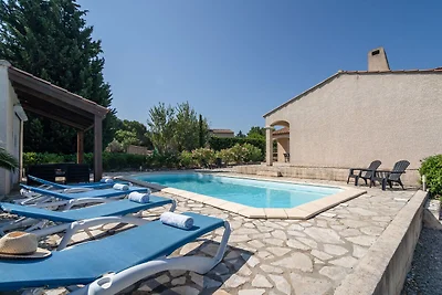 Luxe villa in Oupia met privé zwembad