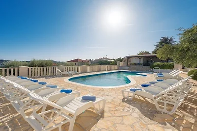 Villa in Seget Donji mit Schwimmbecken