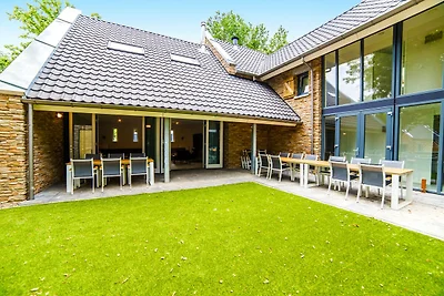 Luxuriöse Villa mit Sauna