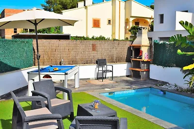 Villa in Playa de Muro met privézwembad