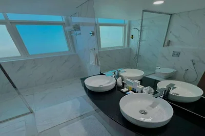 Suite Club di lusso | DIFC | Vista Burj