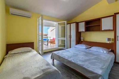 Apartments Ribarević - Three Bedroom Apartmen...