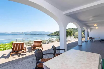 Spacious and Cozy Seafront Apartments - Two B...