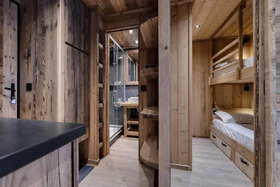 Komplett renovierte Wohnung am Fuße der...