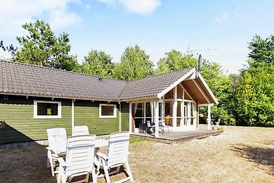 Geräumiges Ferienhaus in Seeland mit Sauna