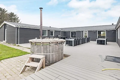 24 Personen Ferienhaus in Øster Assels