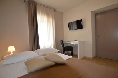 Tranquil Getaway with Shared Pool in Bale - D...