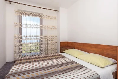 Elegant Brsec Apartments with Sea View - Thre...