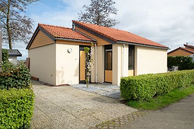 Wellness-Bungalow mit Whirlpool und Sauna