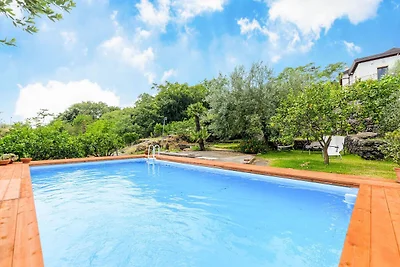 Villa panoramica con piscina
