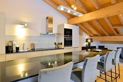 Chalet in den Alpen am Genfersee