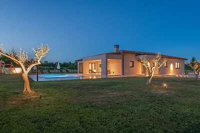 Villa in Svetvinčenat mit Schwimmbecken