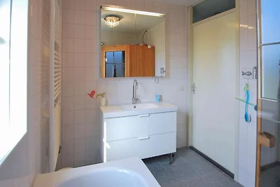 Deluxe-Strandvilla mit Garten
