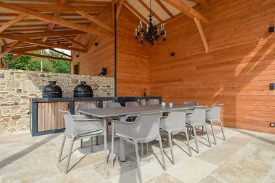 Elegante Villa für 10 Gäste mit Pool- und...