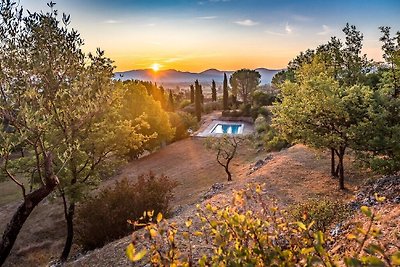 Herrliche Villa mit privatem Pool