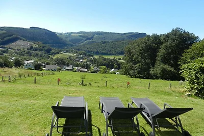 Luxuriöse Villa mit Pool in Stavelot
