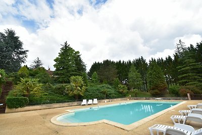 Elegantes Ferienhaus mit Swimmingpool in...
