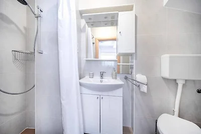 Monolocale a Vodice vicino Spiaggia Male...