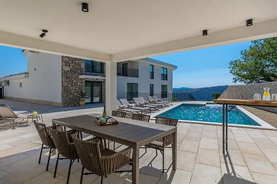Villa in Crikvenica mit Schwimmbecken