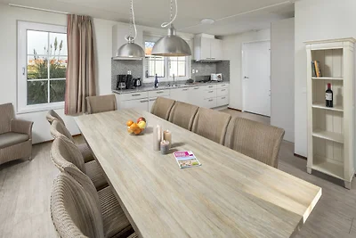 Villa mit Sauna und Ruderboot in Meeresnähe