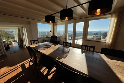 Schöne freistehende Villa mit Sauna in Érezée