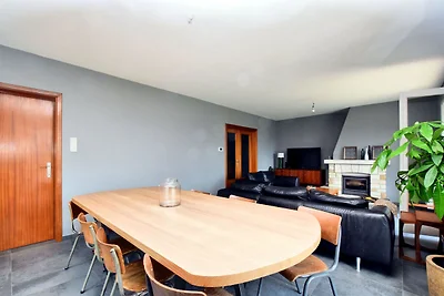 Modernes Ferienhaus in Flobecq mit Garten