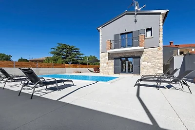 Villa in Kanfanar mit Schwimmbecken