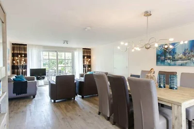 Ferienhaus in Nes mit Schwimmbecken