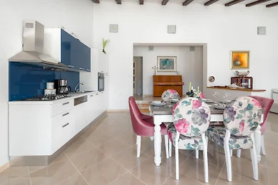 Villa Dea - Luxury Villa with Outdoor Swimmin...
