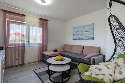 Trendy and Chic Apartment with Terrace and Pr...