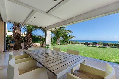 Port Nou - Villa Con Piscina Privada En Cala...