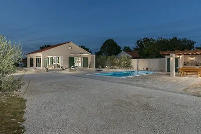 Oliveto mit Pool