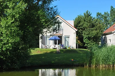 Bungalow am Wasser in Makkum mit Anlegestelle