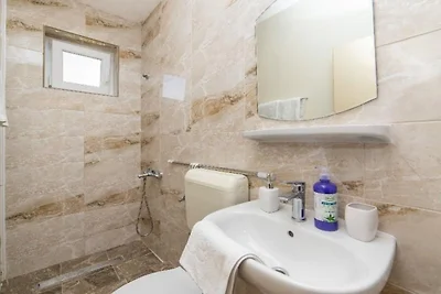 Studio apartment with sea view 2