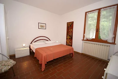 Caratteristico bungalow con piscina a Garda
