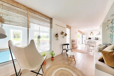 Apartment am Fluss Pénérf mit Pool