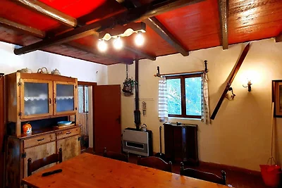 Tradizionale casa vacanze a Polino con...