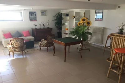 Wohnung und Blick auf den Privatstrand.