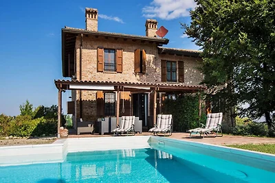 Sonniges Ferienhaus mit Swimmingpool