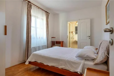Große Villa auf der atemberaubenden Insel Hva...