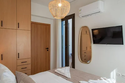 Villa in Sfakaki mit Pool am Strand