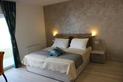 Appartement met zeezicht in Stara Novalja