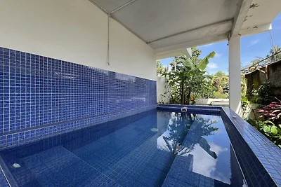 Cozy Deluxe Double Stay with Modern Comfort