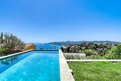 Villa in Le Lavandou mit Meerblick Pool