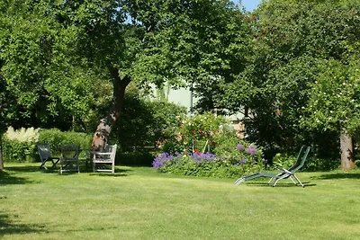 Großes Gartenapartment