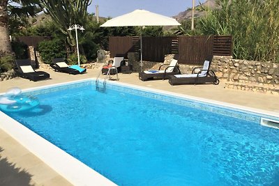 Stunning Villa in Contrada Sarmuci with Pool